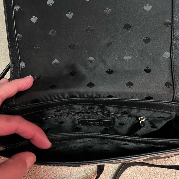 Kate Spade floral crossbody and matching wallet - Picture 3 of 10